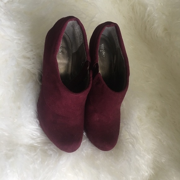 Beautiful burgundy boots - Picture 1 of 6